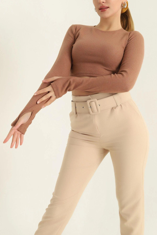 Bisiklet Yaka Parmak Geçmeli Crop Bluz Taba