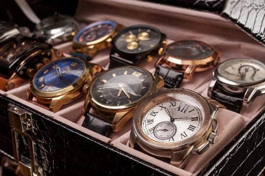 Saat hobisi, sadece zamanı ölçmek değil, aynı zamanda zarafeti,  mükemmeliyeti ve teknik ustalığı bir arada barındıran bir tutkudur. Saat  koleksiyoncuları için her saat, bir anı temsil eder.