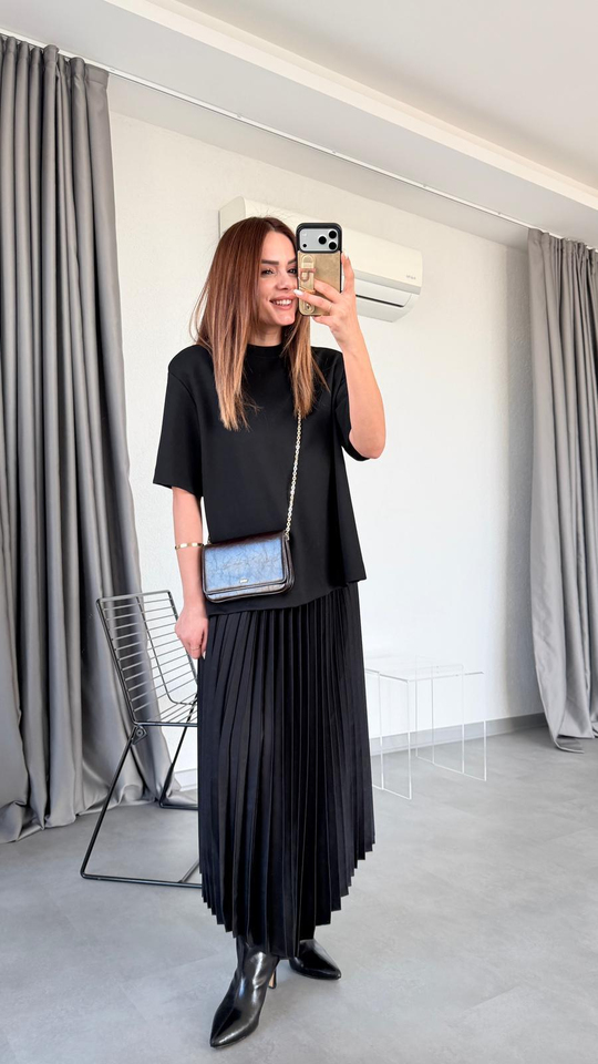 Tişört Detaylı Pileli Elbise