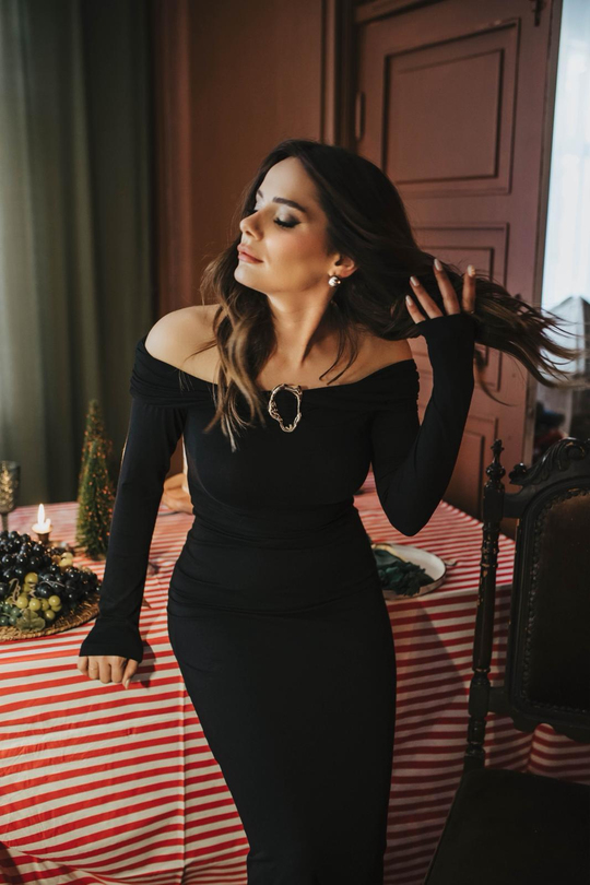 Madonna Yaka Tokalı Elbise