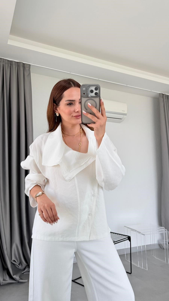 Beyaz Elsa Dik Yakalı Gömlek