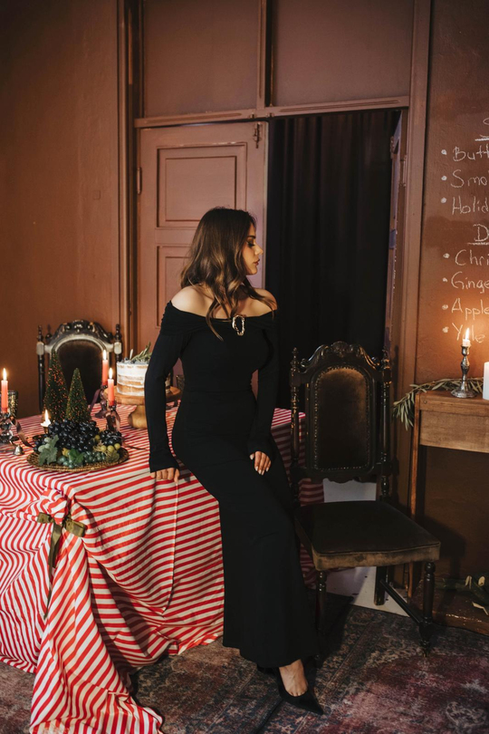 Madonna Yaka Tokalı Elbise