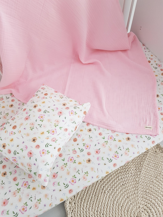 Çiçekli 100x120 Dört Katlı Müslin Bebek Battaniyeli Nevresim Takımı