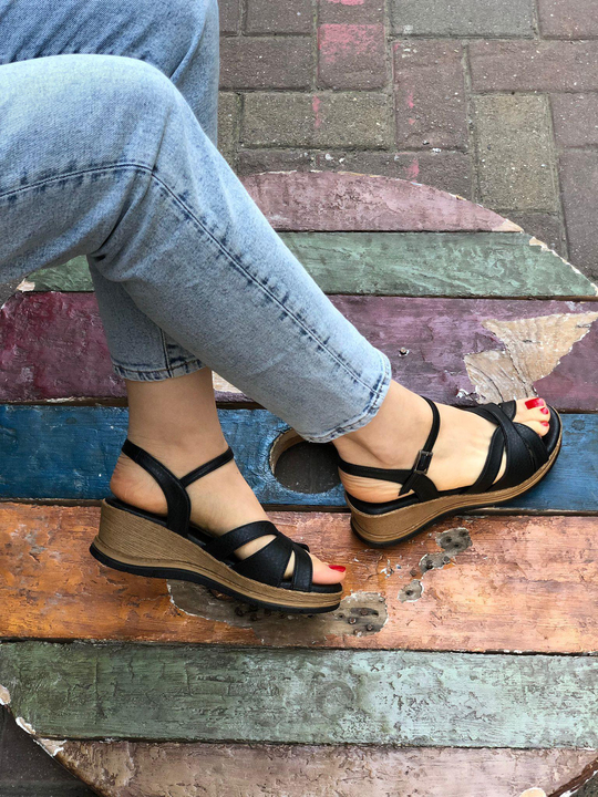 Buğra erol ortopedik tabanlı sandalet kayra