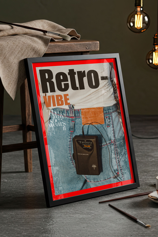 Retro Vibe Walkman Dergi Kapağı - Siyah Çerçeveli Vintage Nostalji Tablosu