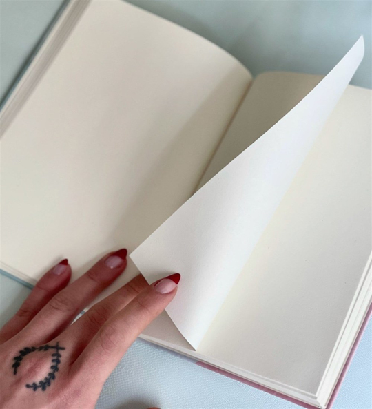 Being Normal Tasarımlı Lastikli Defter