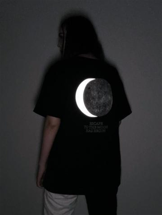 Dolunay Reflektörlü T-Shirt