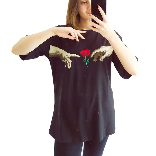 Eller Ortada Gül Oversize Unisex T-shirt
