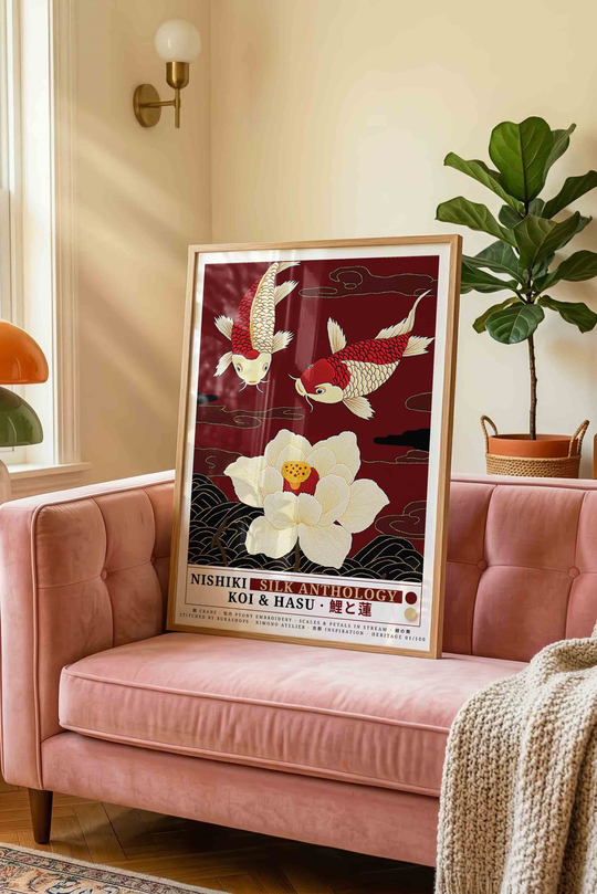 Koi Balığı Lotus Çiçeği Tablosu Kırmızı – NISHIKI Nakış Sanat Posteri – Ahşap Çerçeveli