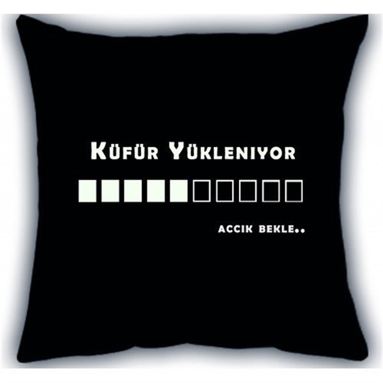 Küfür Yükleniyor Siyah Yastık