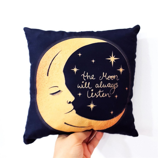 The Moon Yastık