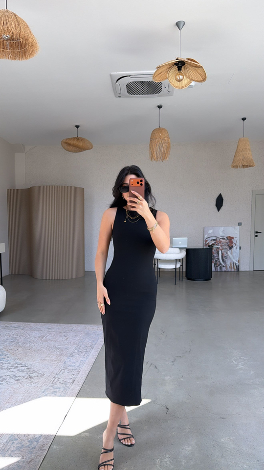 Siyah Halter Yaka Streç Kumaş Midi Boy Dlv Elbise