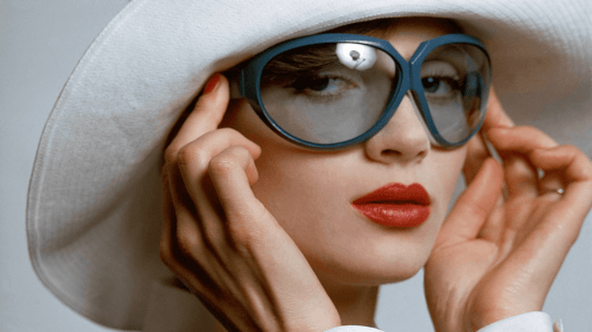 Miu Miu MU 10WS ve Prada PR 09WS ile Y Kuşağının Gözde Trendleri