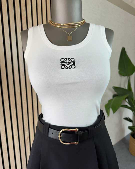 Beyaz önü nakışlı pamuklu body