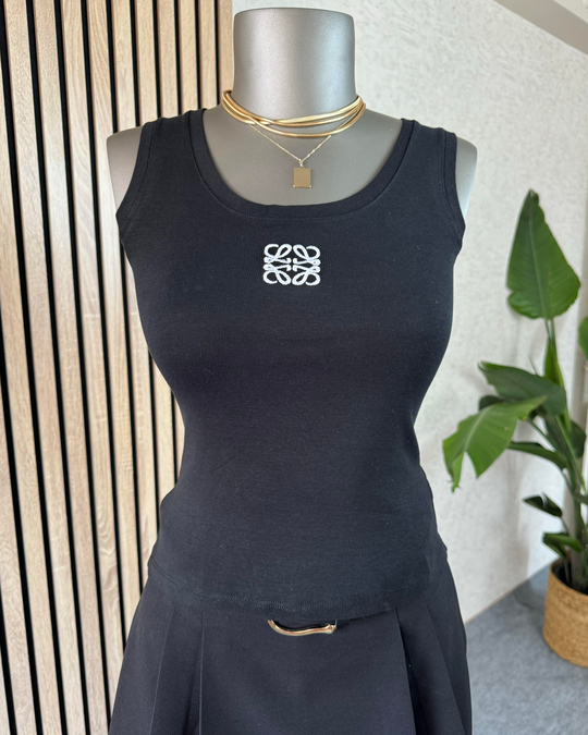 Siyah önü nakışlı pamuklu body