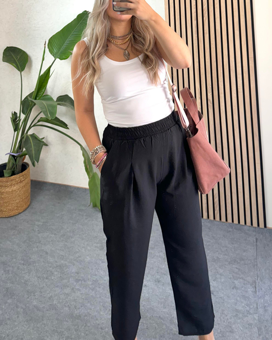 Siyah renk pileli beli lastikli cepli pantolon