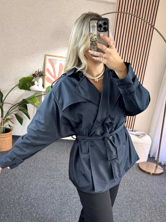 LACİVERT KISA MODEL KEMERLİ TRENÇKOT