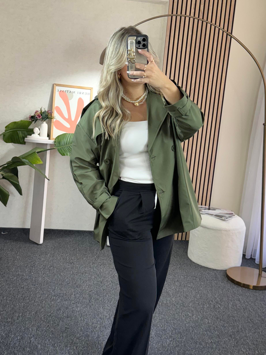 YEŞİL KISA MODEL KEMERLİ TRENÇKOT