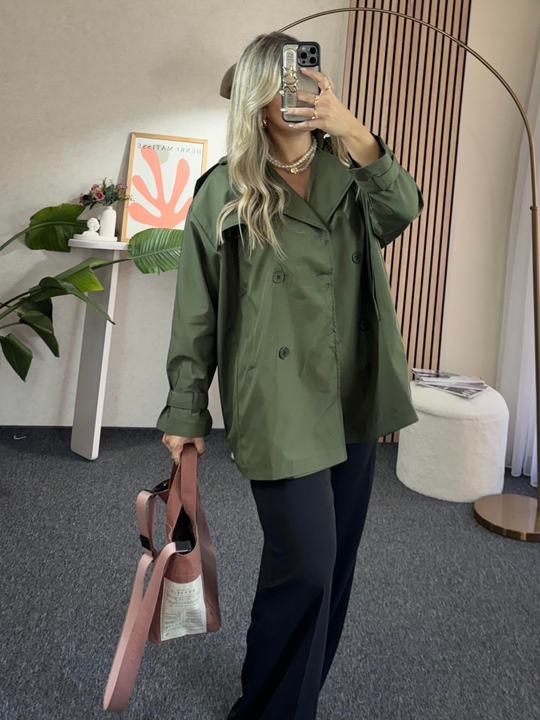 YEŞİL KISA MODEL KEMERLİ TRENÇKOT