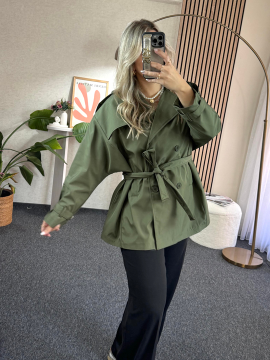 YEŞİL KISA MODEL KEMERLİ TRENÇKOT