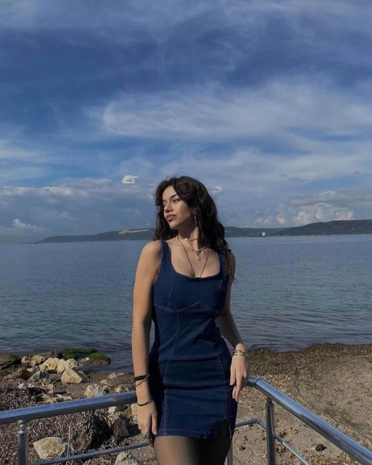 ELBİSEKısa vücuda oturan tam kalıp jean elbise