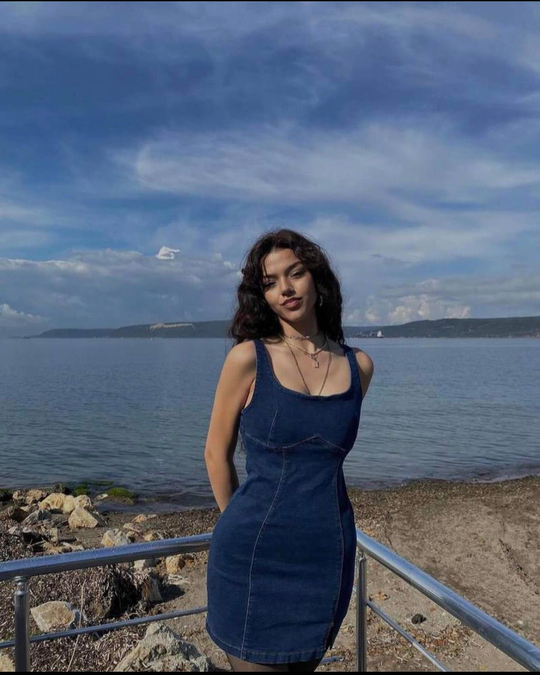ELBİSEKısa vücuda oturan tam kalıp jean elbise