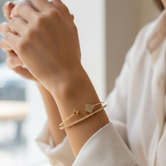 Yonca Model Gold Renk  Bileklik