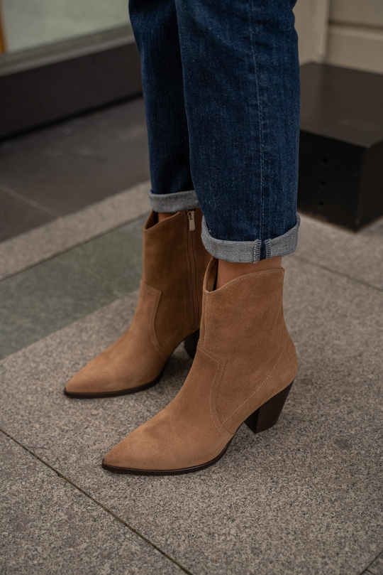 Larissa Camel Süet    Bot