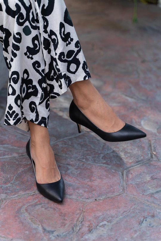Nell Siyah Deri   Stiletto