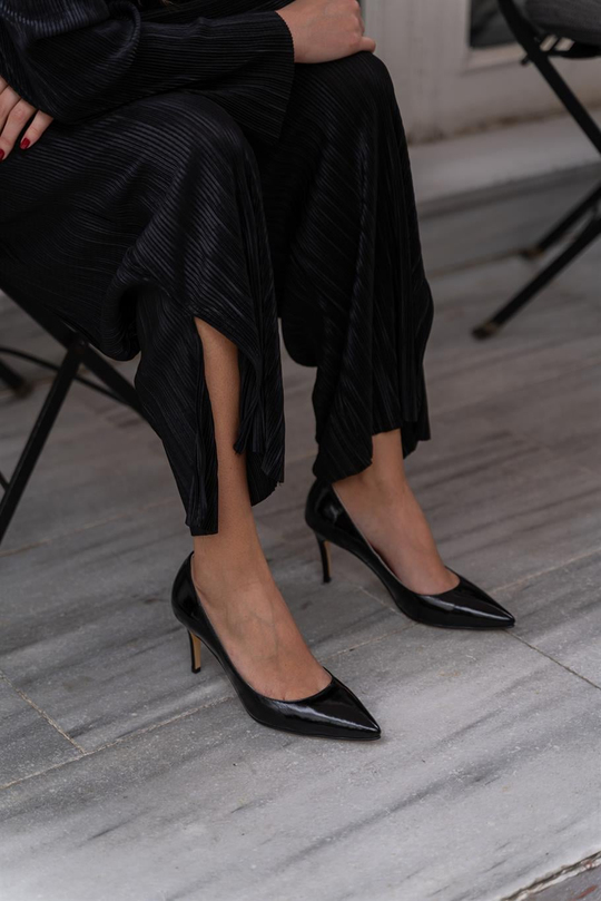 Paprica Siyah Rugan Hakiki Deri Kadın Stiletto