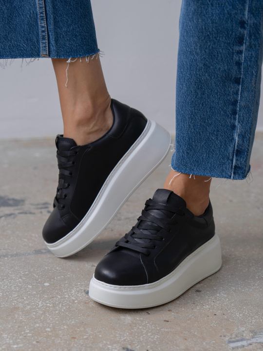 Varen Siyah Hakiki Deri Kadın Bağcıklı Spor Ayakkabı