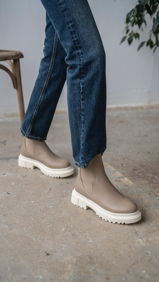 Veronica Vizon   Hakiki Deri   Bot