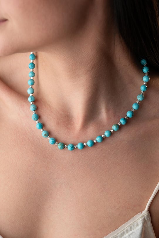 925 Ayar Gümüş Rodyumlu Dorika Detaylı Toplu 8 mm Doğal Firuze Taşlı Kolye