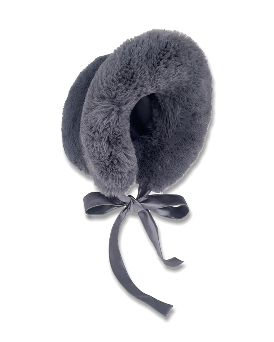Betty Bonnet in Anthracite