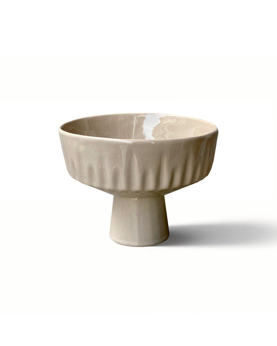 Bella Shallow Bowl in Beige