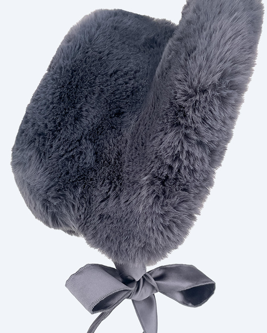Betty Bonnet in Anthracite