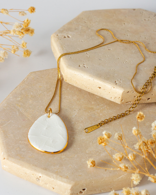 Dandelion Gleam Necklaces - White