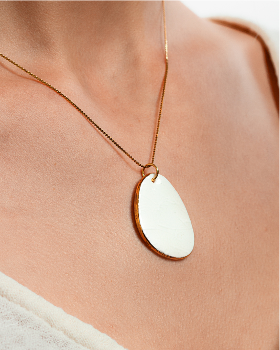 Dandelion Gleam Necklaces - White