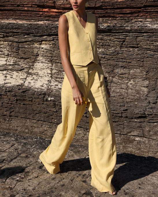 Elva Vest