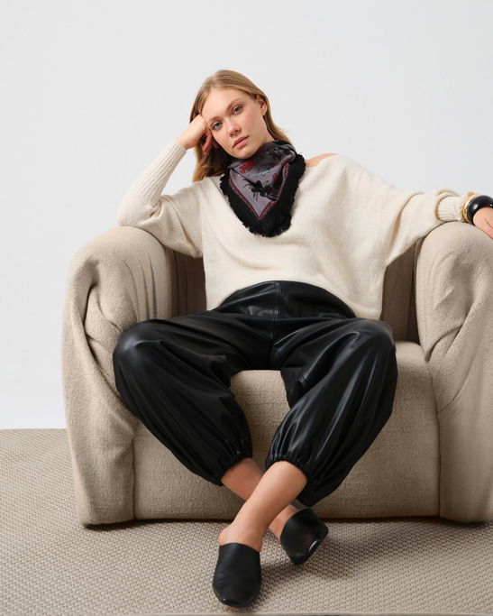 Human Factor Fringed Scarf – Shadow