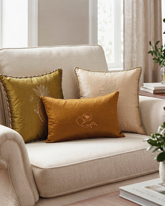 Kutnu Pillow