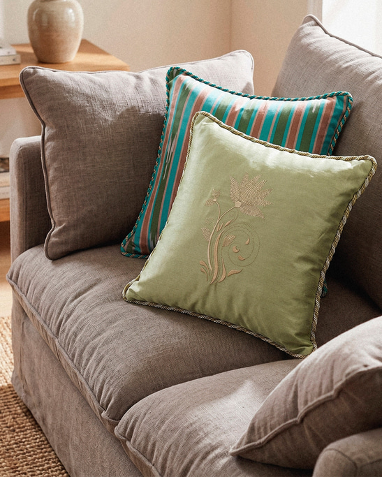 Kutnu Pillow
