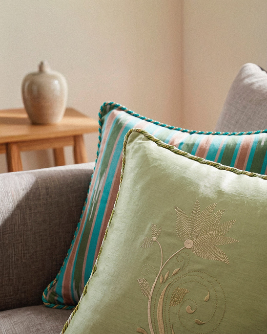 Kutnu Pillow