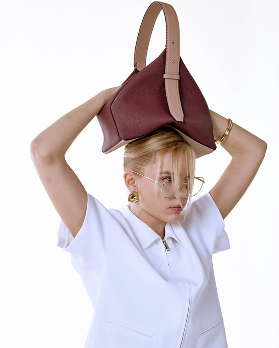 Lomera 30 Burgundy Bag