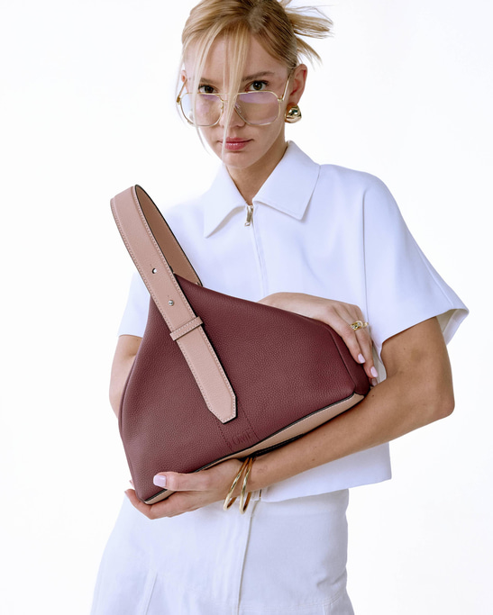 Lomera 30 Burgundy Bag