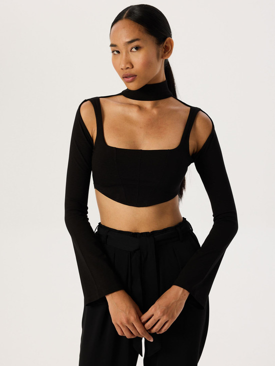 24SS109017 TW3-572 CUT OUT  DETAYLI BLUZ Kategorisiz Modelleri
