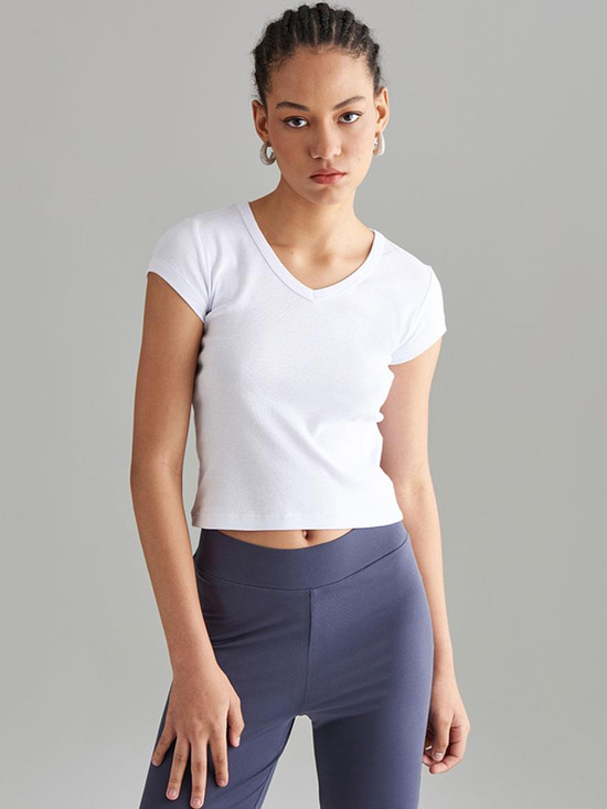 V Yaka Crop T-Shirt - Beyaz T-shirt Modelleri