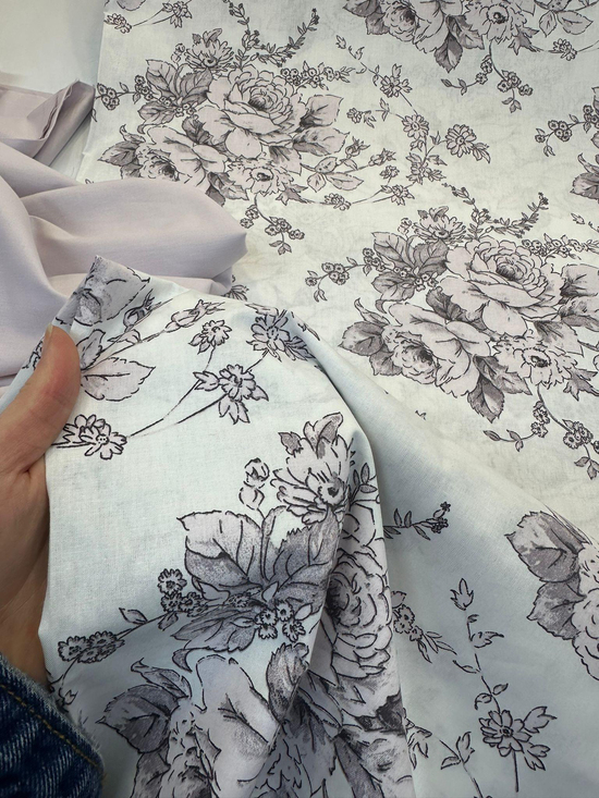 Zemin Eflatun Floral Desenli Akfil D2500 Beyaz
