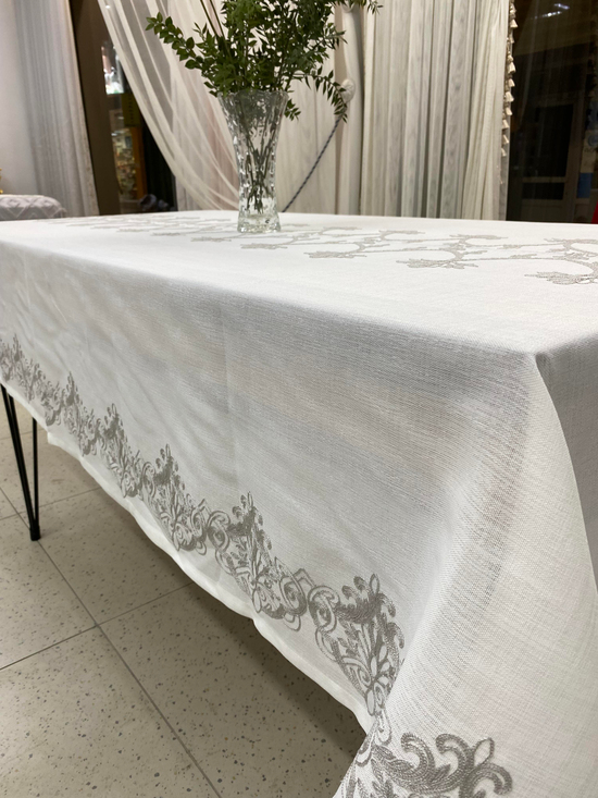 Düş İzleri Desen Nakış Detaylı Masa Örtüsü Gri