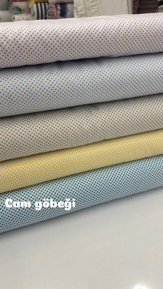 Beyaz Zemin Mini Puanlı Poplin Kumaş Cam Göbeği
